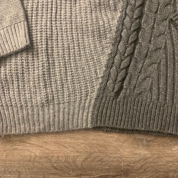 Simply Vera Sweater - Picture 5 of 8